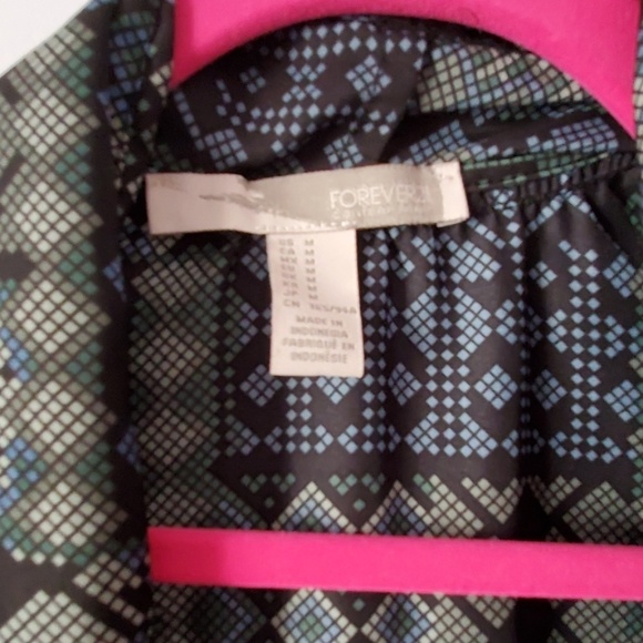 Forever 21 Geometric Southwest Print Shrug - Picture 3 of 7